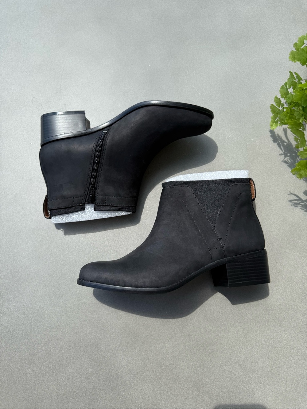 NWT Vionic Joslyn Ankle Boot in Black Size 9